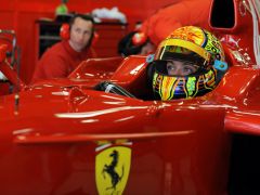 Valentino Rossi a Ferrari volánja mögött