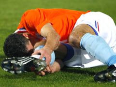 Van Persie placentával gyorsítaná fel gyógyulását