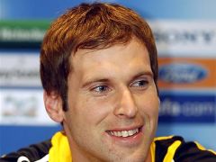 A meccs előtti sajtótájékoztatón Petr Cech volt ott Scolari mellett