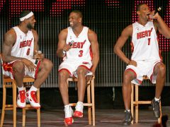 James, Wade és Bosh bemutatása Miamiban